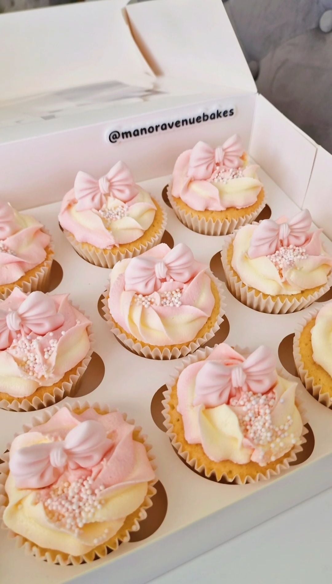 Pink & White Bow Cupcakes