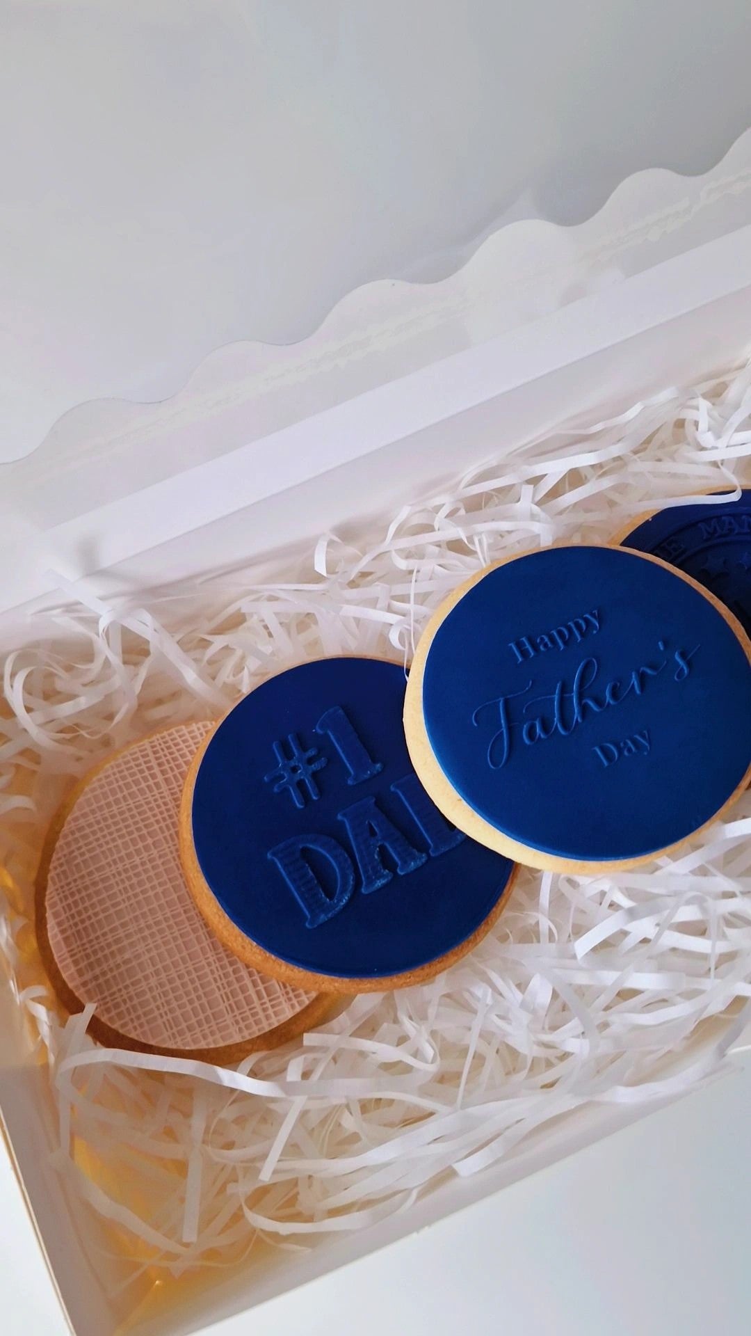 Blue Father's Day biscuit gift box